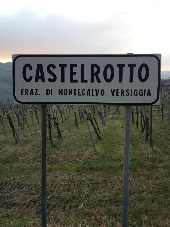 La Casa Tra I Vigneti Bed & Breakfast Montecalvo Versiggia 0*,  Italy