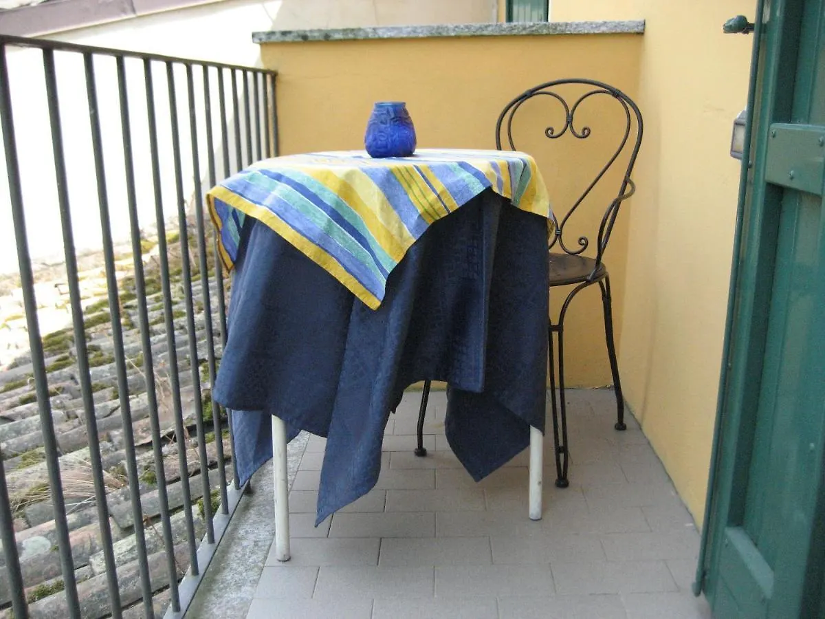 La Casa Tra I Vigneti Bed & Breakfast Montecalvo Versiggia
