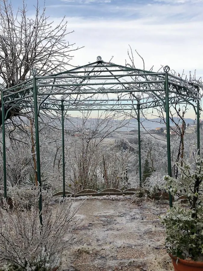 Bed and Breakfast La casa tra i vigneti Montecalvo Versiggia Bed & Breakfast