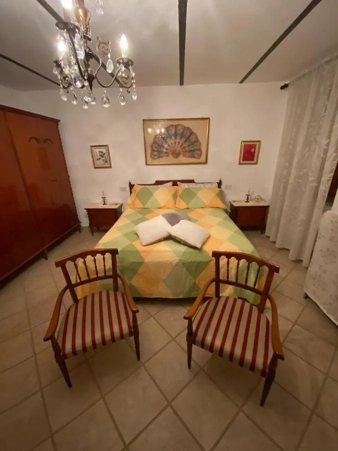 La Casa Tra I Vigneti Bed & Breakfast Montecalvo Versiggia