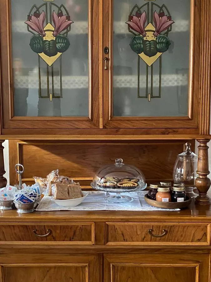 Bed and Breakfast La casa tra i vigneti Montecalvo Versiggia Italia