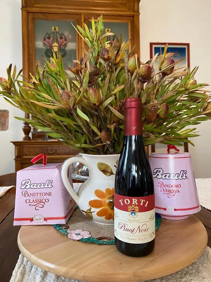 Bed and Breakfast La casa tra i vigneti Montecalvo Versiggia Bed & Breakfast